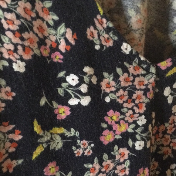 Ann Taylor Loft Floral Ruffle T-Shirt Loose Top Small - Picture 4 of 7